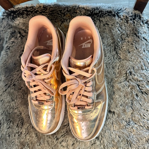Nike Air Force 1 SP Metallic Rose Gold Sneakers, Size 11.5 - Picture 7 of 12